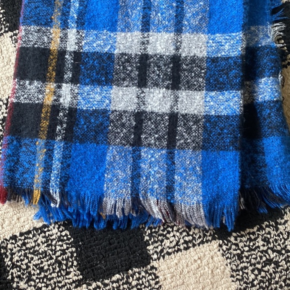 Plaid Blanket Scarf - Picture 3 of 5